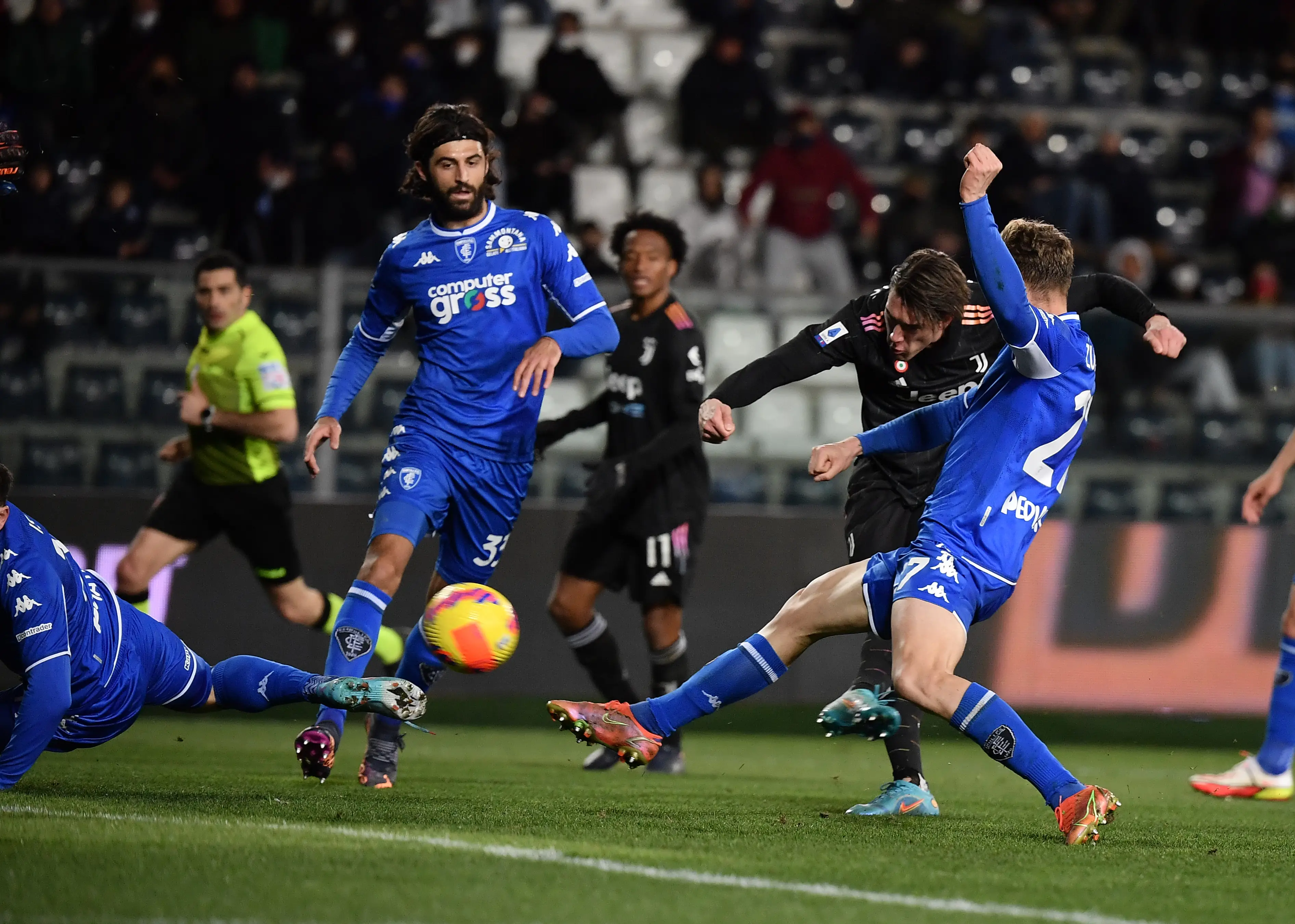 关于意甲比赛中球员的技术过人,轻松破门的信息 关于意甲比赛中球员的技术过人,轻松破门的信息