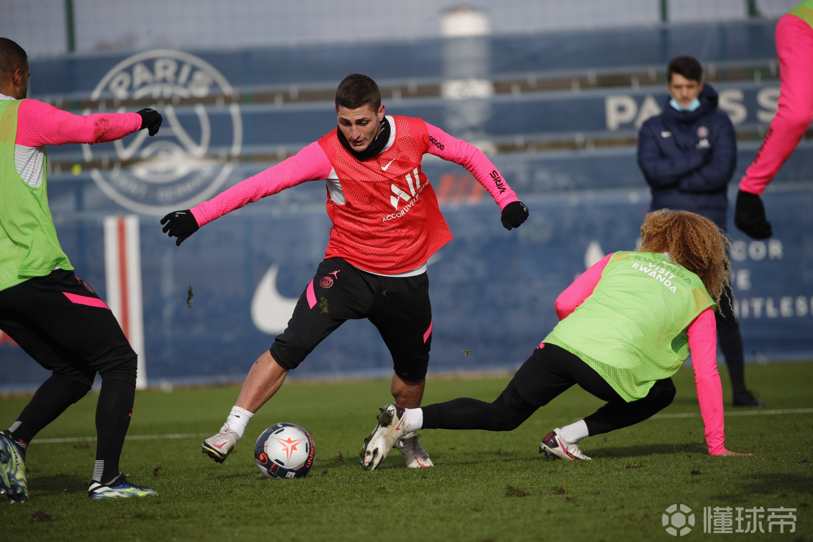 巴黎轻取法国，迪马利亚刷新纪录